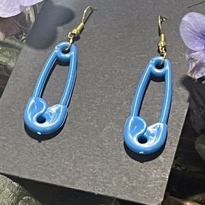 Blue safety pin earrings 🧷